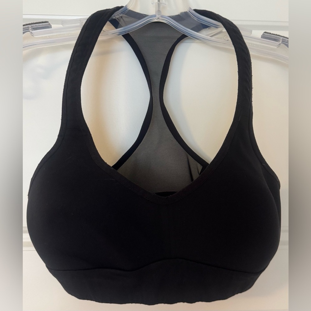 Lululemon Speed Up Bra C/D Size 4‎ Black EUC!!!